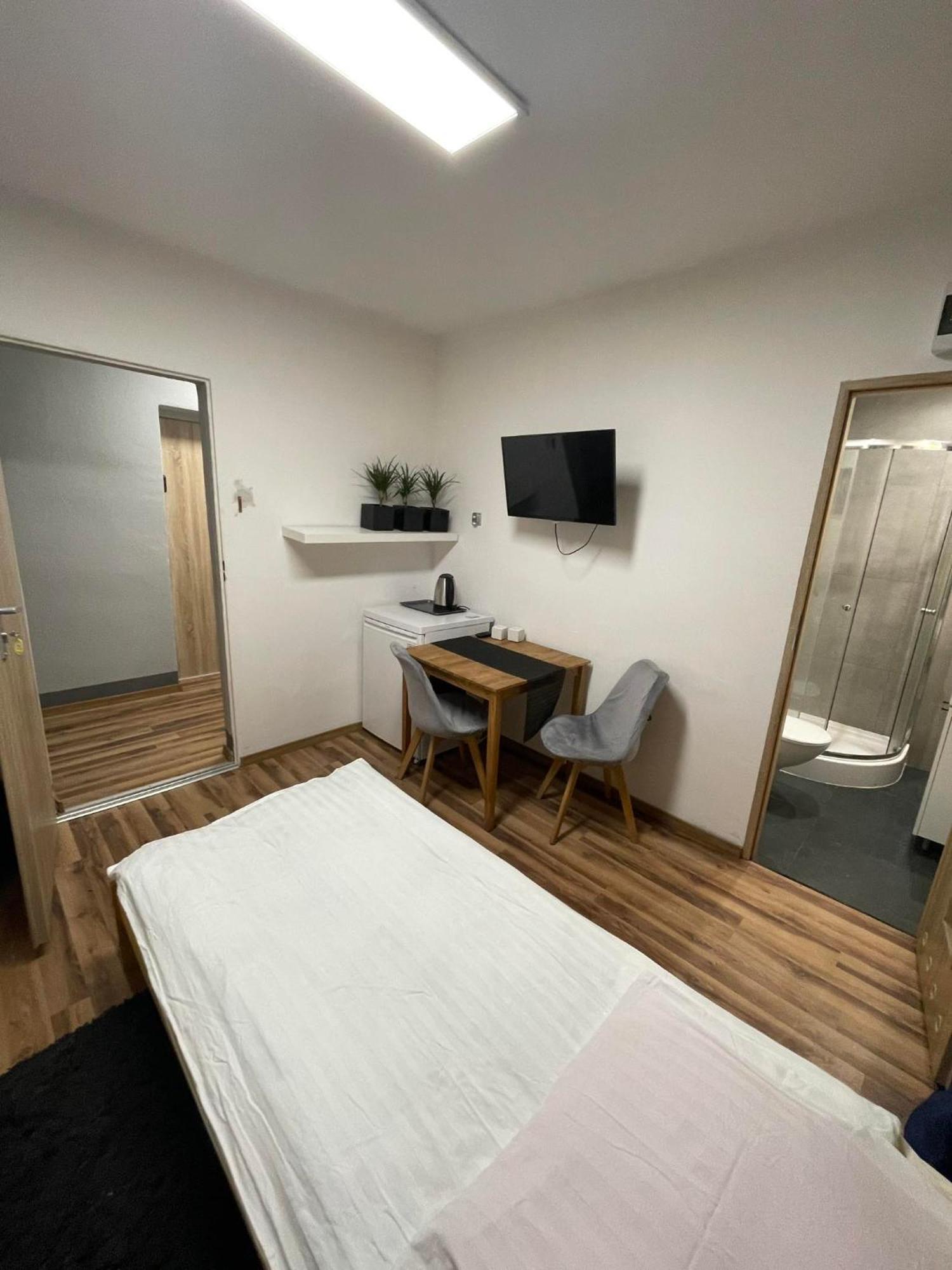 Hostel Bytomska Września Zewnętrze zdjęcie