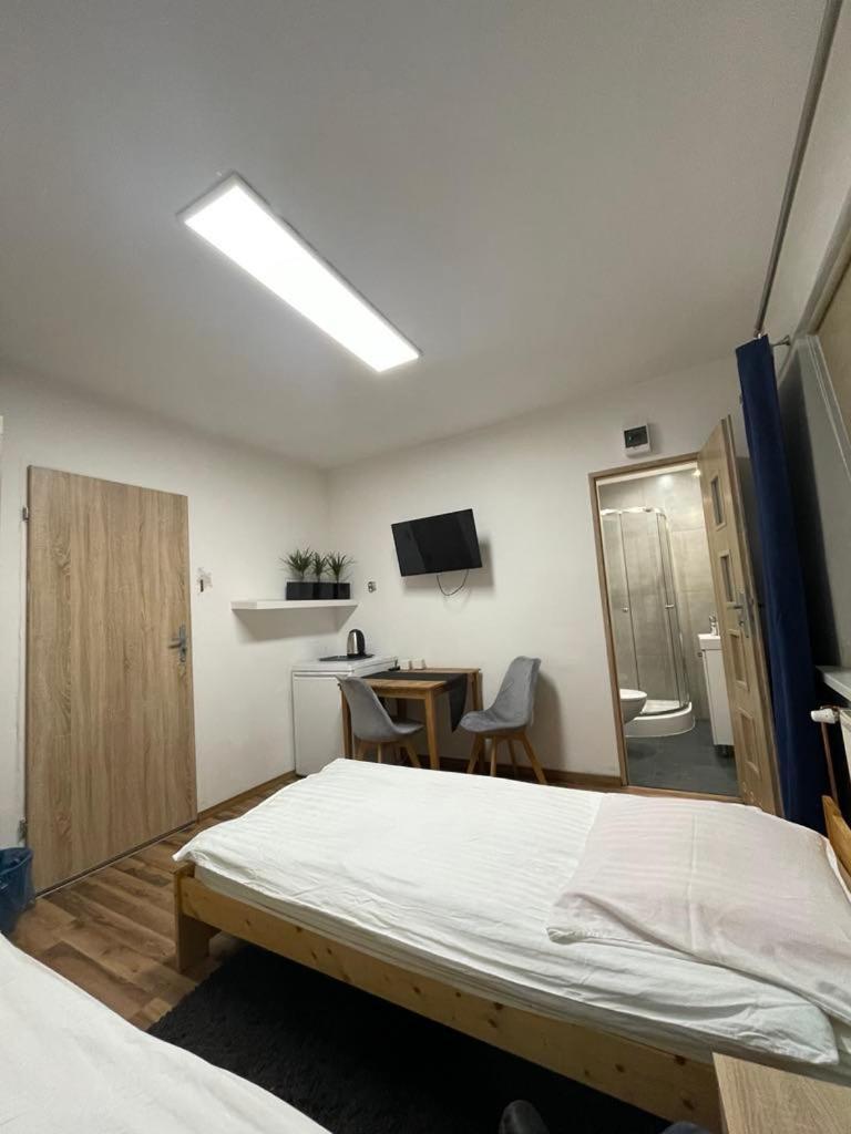 Hostel Bytomska Września Zewnętrze zdjęcie